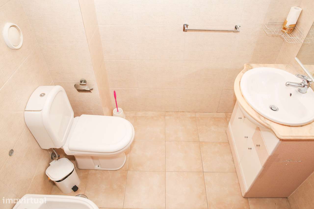 Excelente apartamento T3 com 111m2 no centro da Abrigada-33