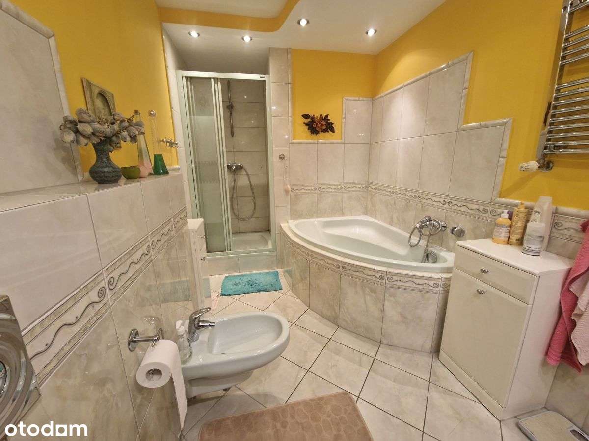 Wygodny dom dla 2 rodzin - oddzielne wejścia-15