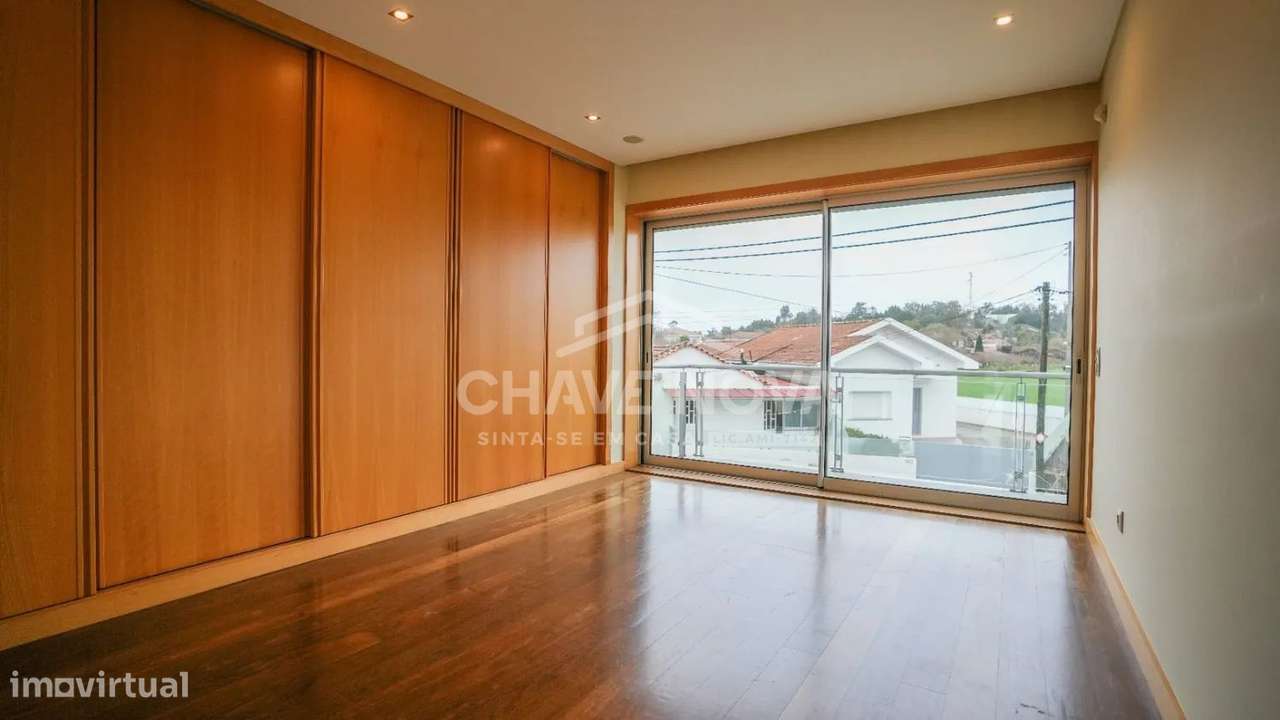 Moradia Geminada V4, situada em Pedroso,Carvalhos Vila Nova de Gaia.-18