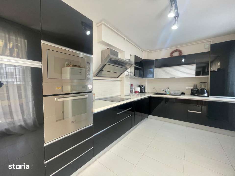 Apartament cu 5 camere si terasa spatioasa + 2 locuri de parcare - Imagine principală: 3/12