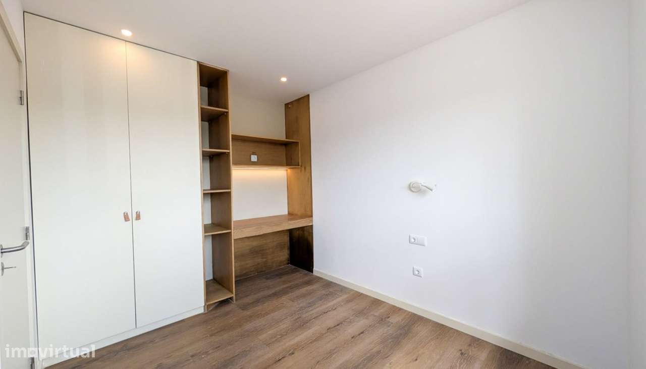 Venda de Moradia V2+2, São Mamede de Infesta, Matosinhos-4