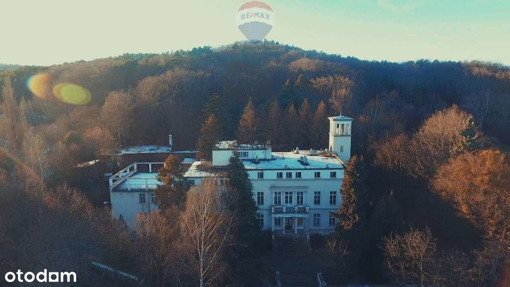 Pałac z przeznaczeniem na hotel w Sopocie.