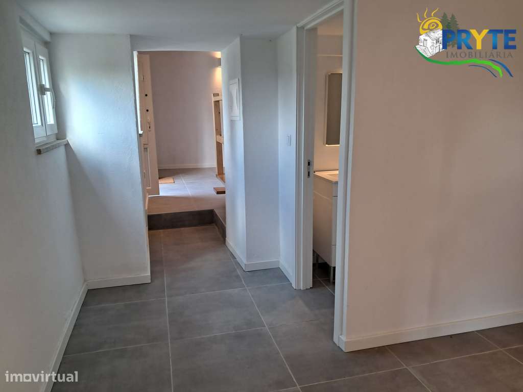 Moradia de tipologia T3 situada perto da Vila da Sertã-21