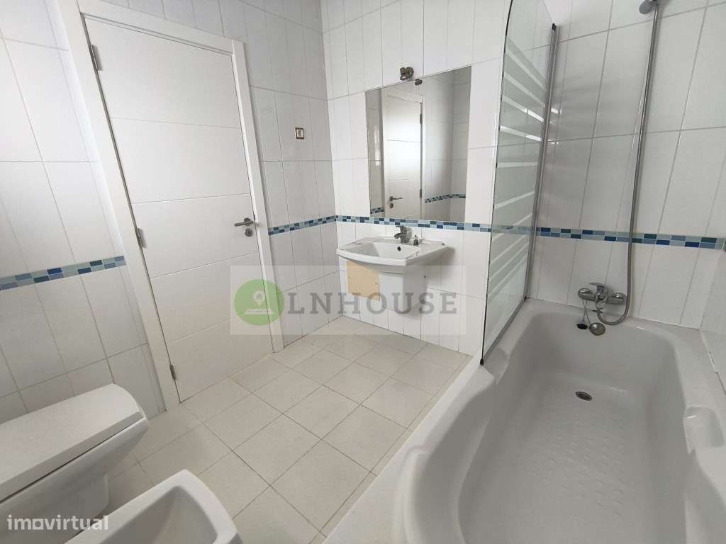 Moradia T4 com piscina e garagem - Castro Marim-29