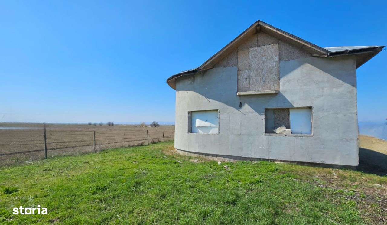 Casa Milcovu P+M Suprf cca 200mp Teren 7500mp - Imagine principală: 4/13