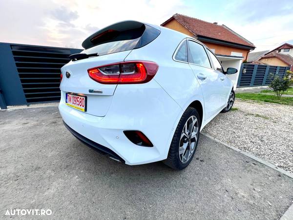 Kia Ceed 1.6 CRDi Eco-Dynamics+ (48V Mild-Hybrid) DCT7 Vision - 8