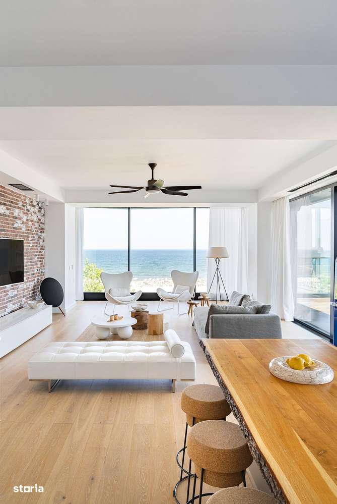 Penthouse cu vedere frontala la mare-3