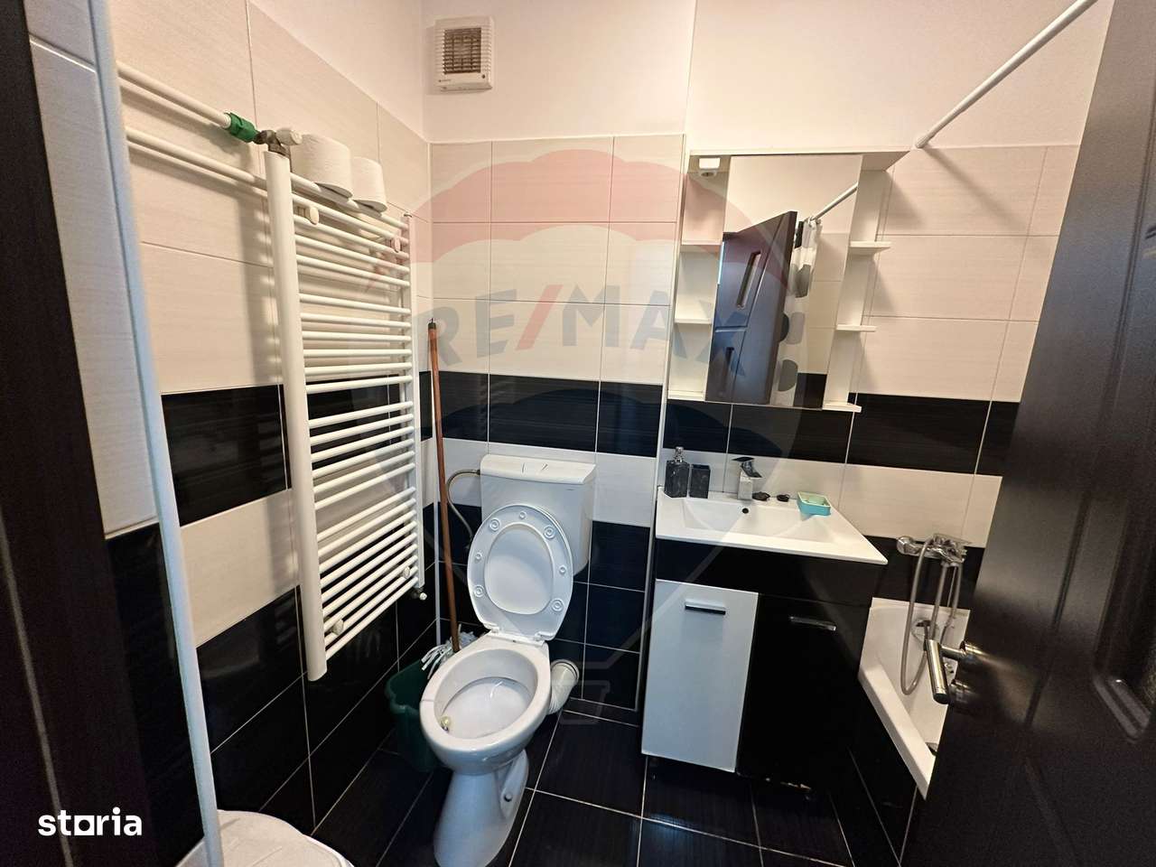 Garsoniera de inchiriat in Titan - Imagine principală: 5/6