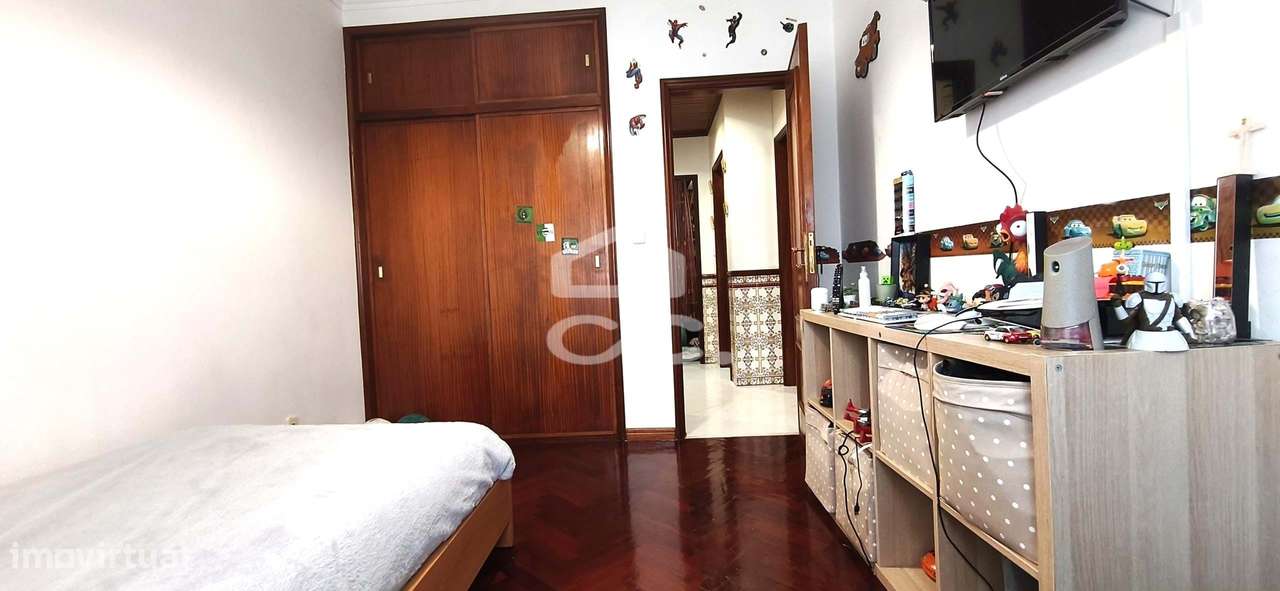 Apartamento T3 com Excelente Localização em Caneças-16