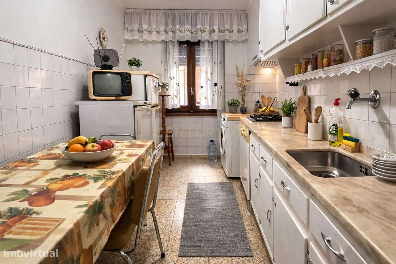 Apartamento T3 na Estrada dos Ciprestes – Excelente Oportunidade em Se-0