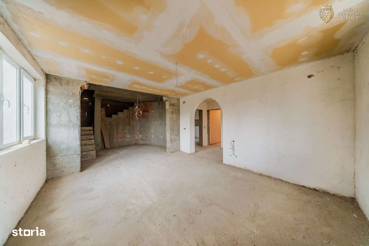 Casă la roșu de vânzare  in Vinga - Imagine principală: 3/20