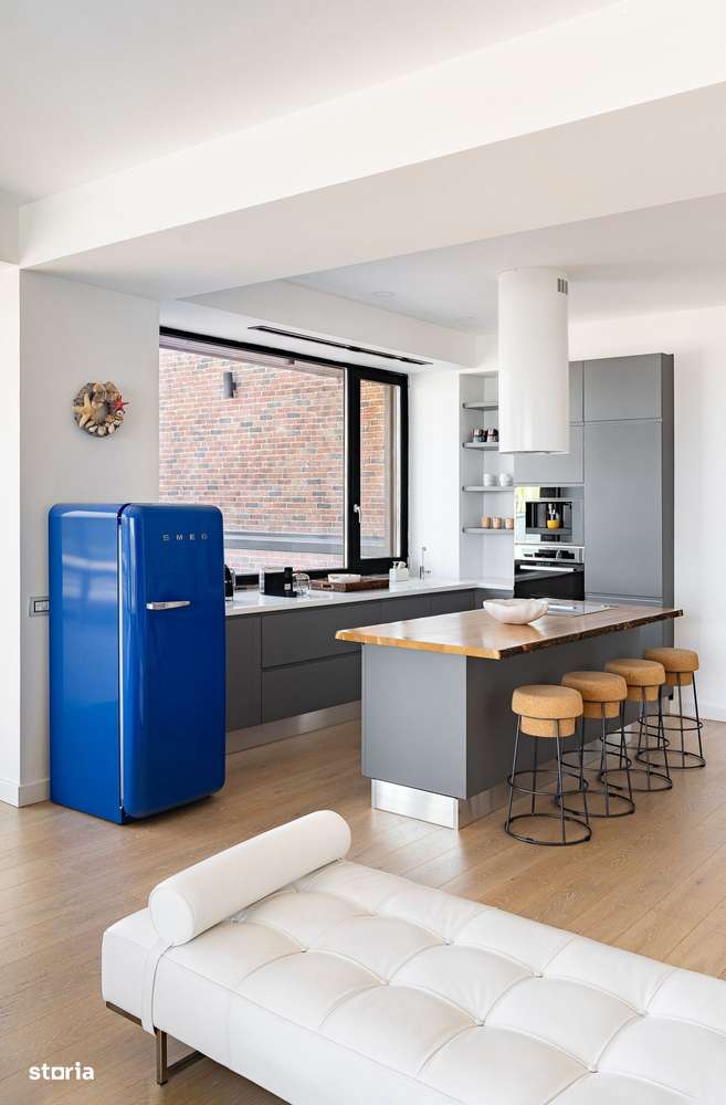 Penthouse cu vedere frontala la mare-4