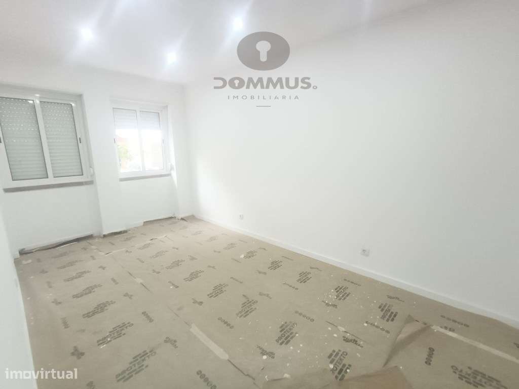 Apartamento T2+1 Remodelado com Logradouro na Falagueira-12