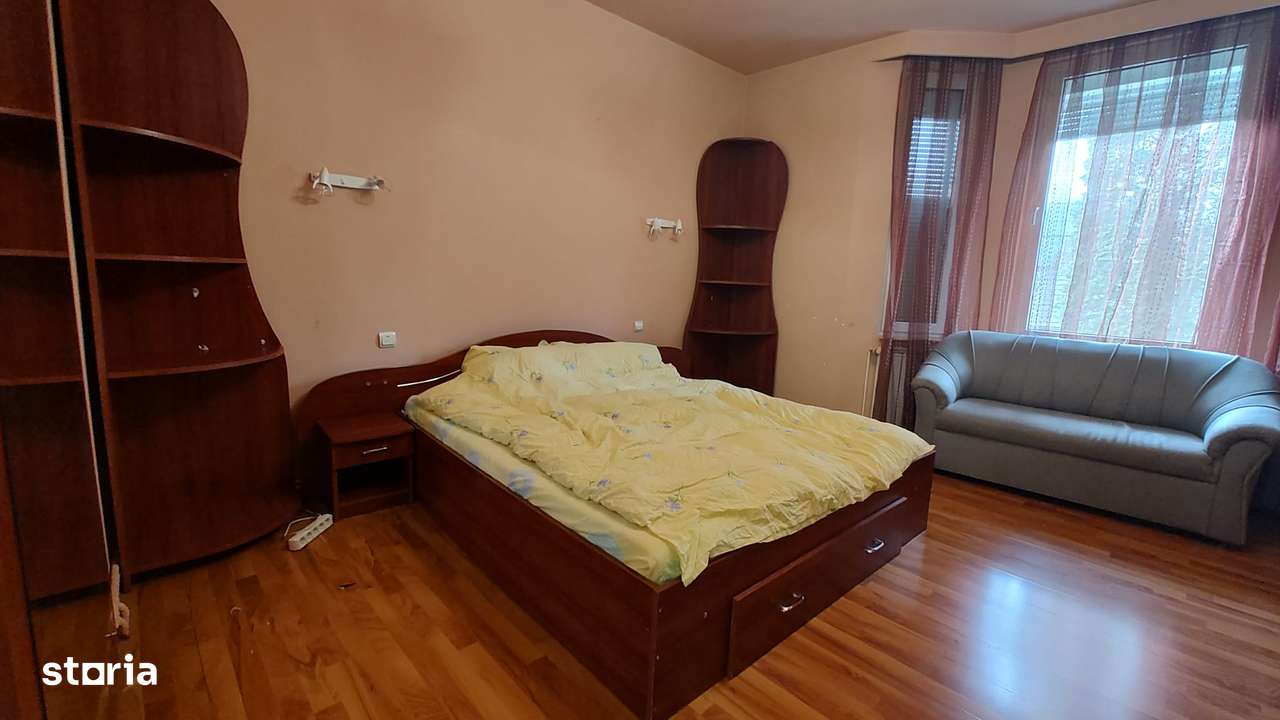 De vanzare/inchiriere apartamentin vila,zona liceul Decebal-5