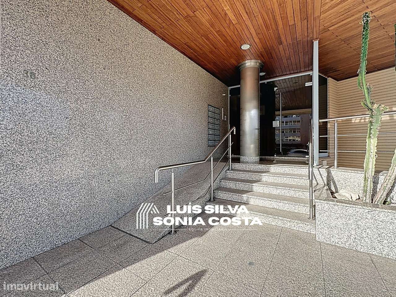 Apartamento T3 c/ Dois Terraços & Garagem Fechada - Centro de... - Grande imagem: 2/43