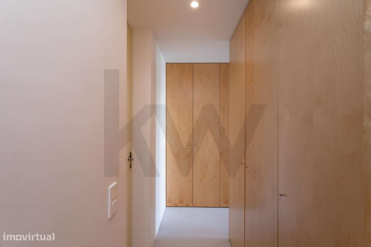 Apartamento T3 Renovado no Condomínio Torres de Lisboa | Laranjeiras S-36