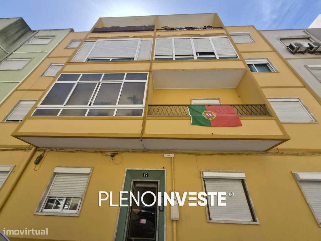 Apartamento T2 com Varandas na Torre da Marinha-9