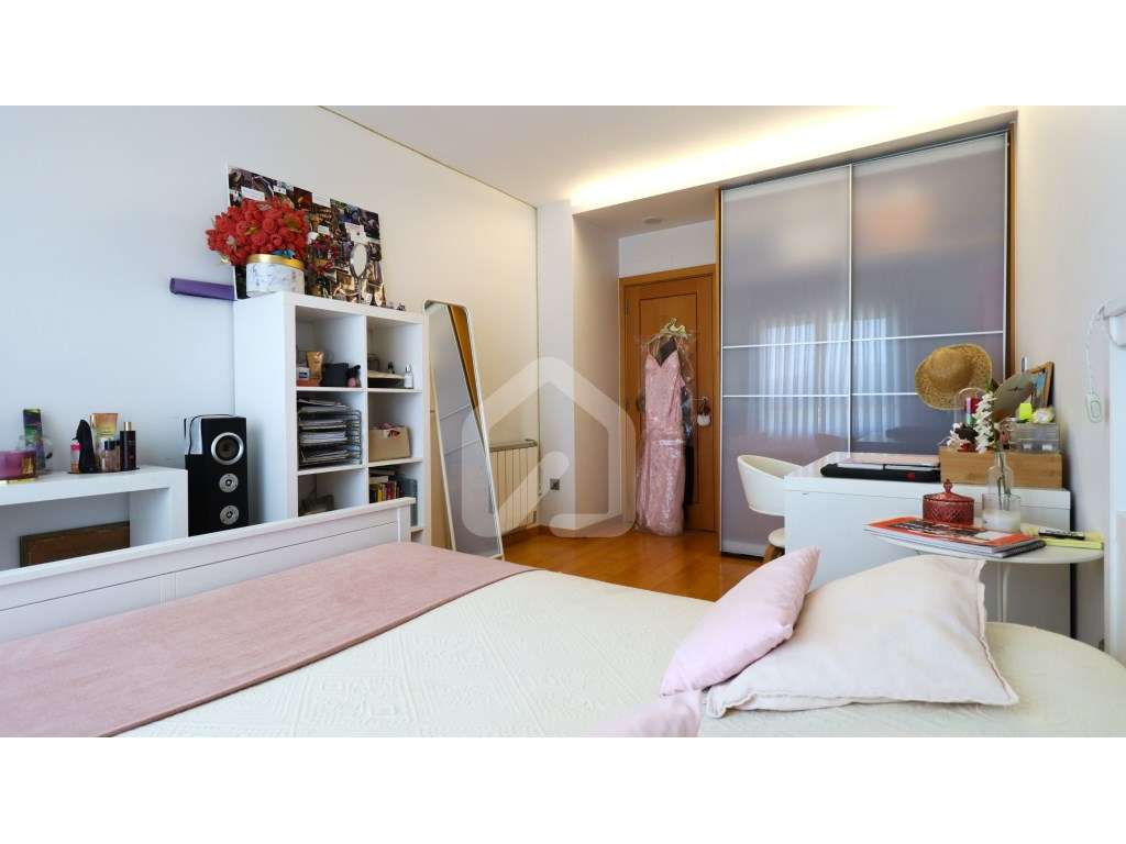 Apartamento T3 no último piso, vista Parque da Devesa-20