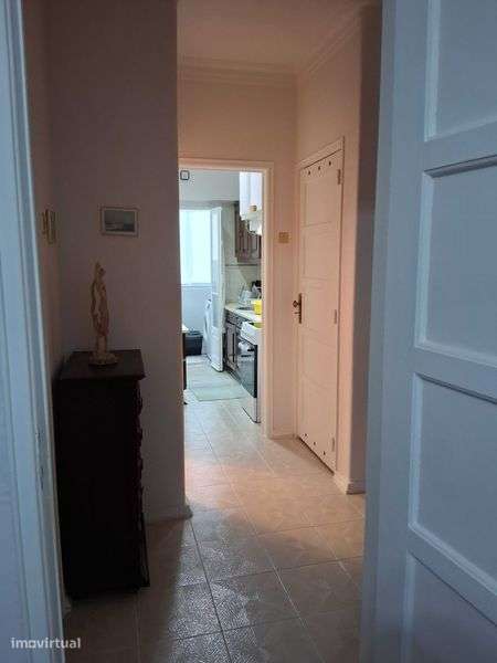 Aluguer apartamento T1  50 m2, 1º piso, Algés central - Grande imagem: 5/12