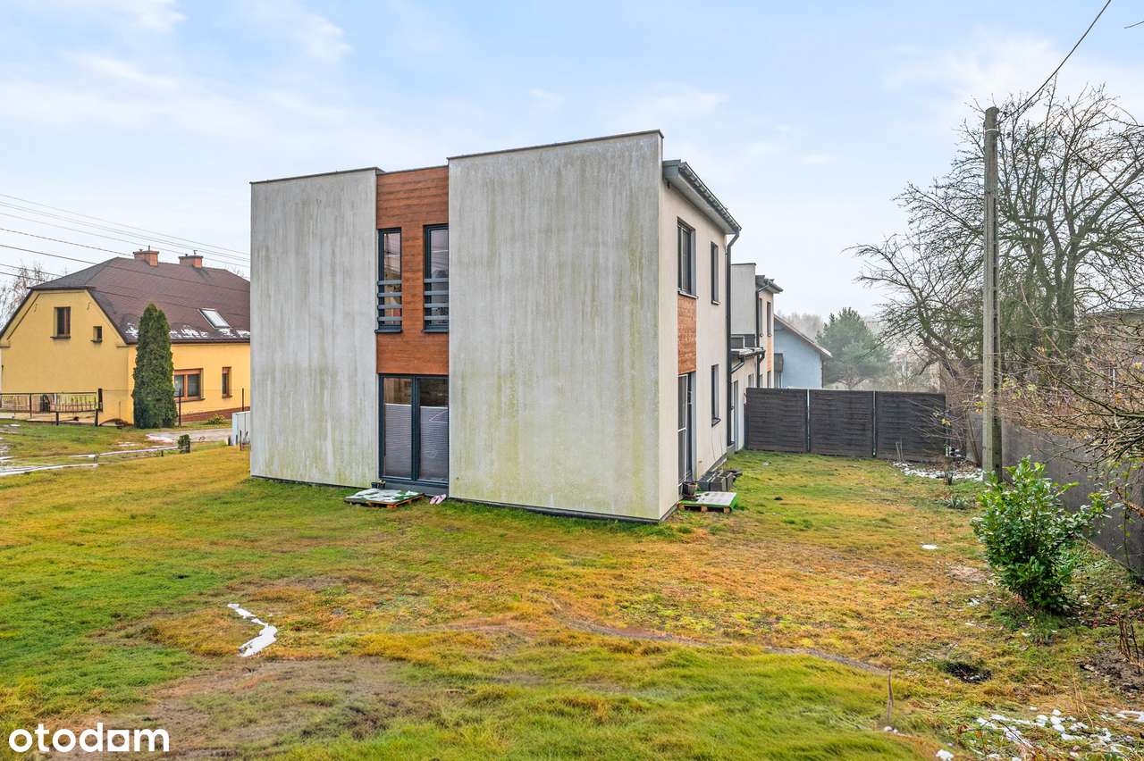 Nowoczesny, wyposażony i energooszczędny dom  z 2021 roku-11