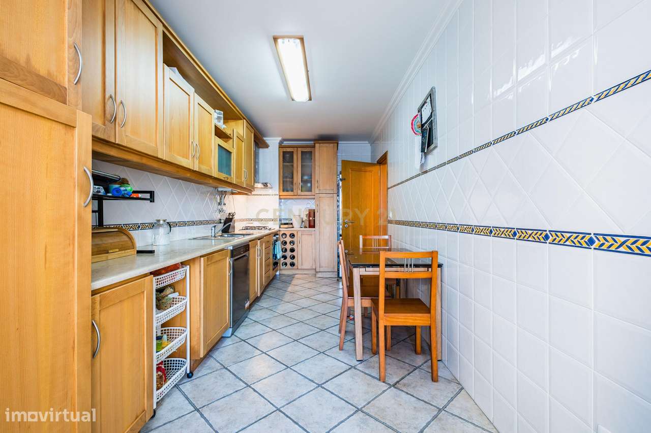 T2 na Nazaré com boas áreas e lugar de garagem-8