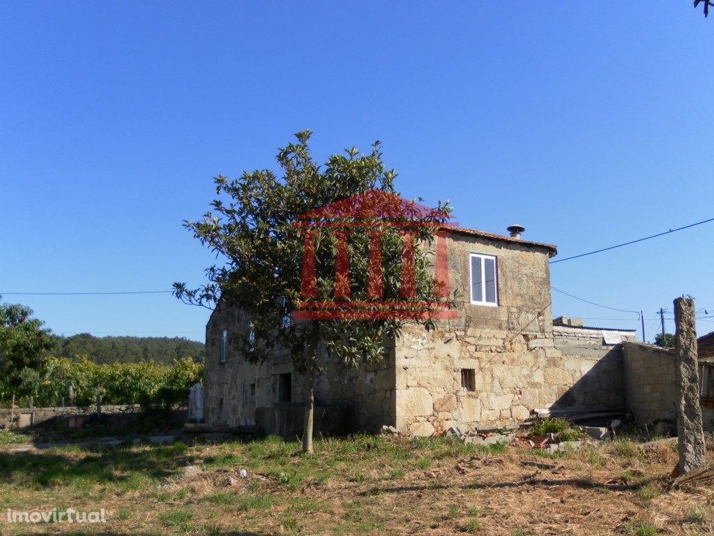 CASA EM PEDRA PARA RESTAURO