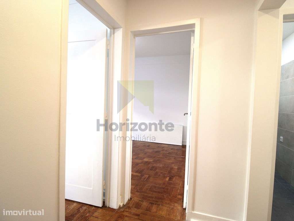 T1 Totalmente Remodelado em Benfica - Grande imagem: 5/17