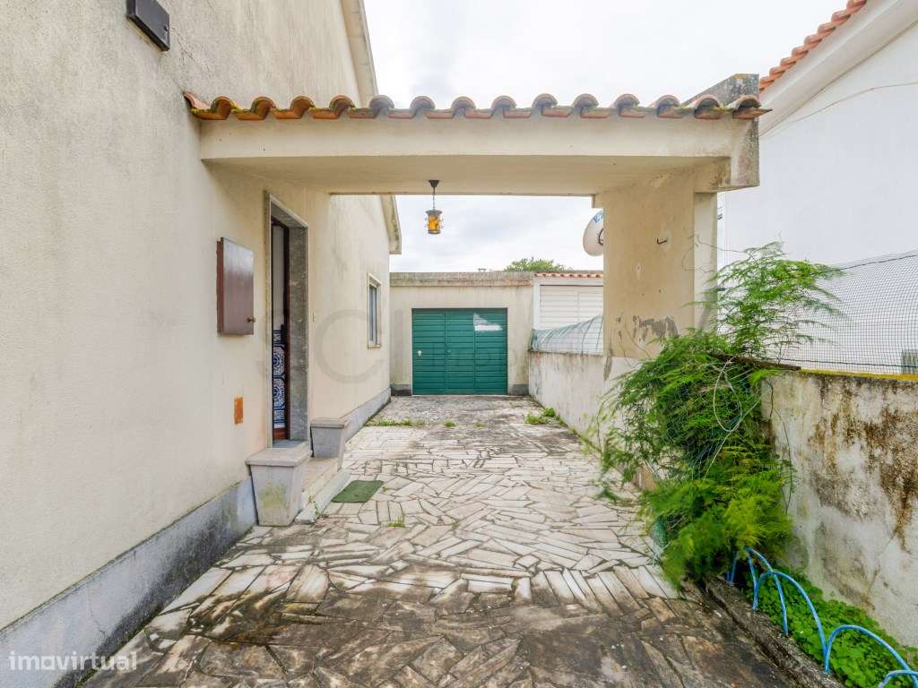 Moradia Térrea Isolada para Remodelar - Foros de Amora-23