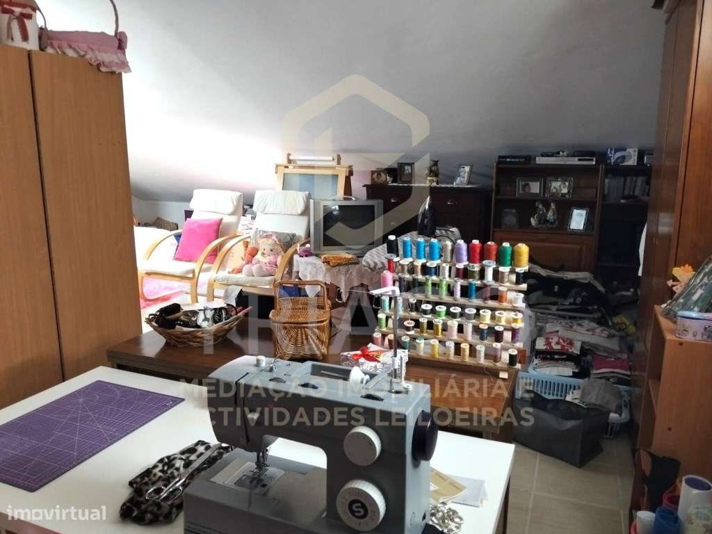 Fantástica Moradia com Garagem e Sótão - Centro Samora Correia-21