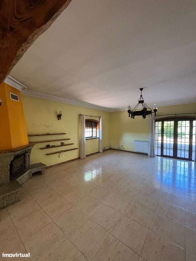 Imóvel de banco : apresente-nos a sua e-15