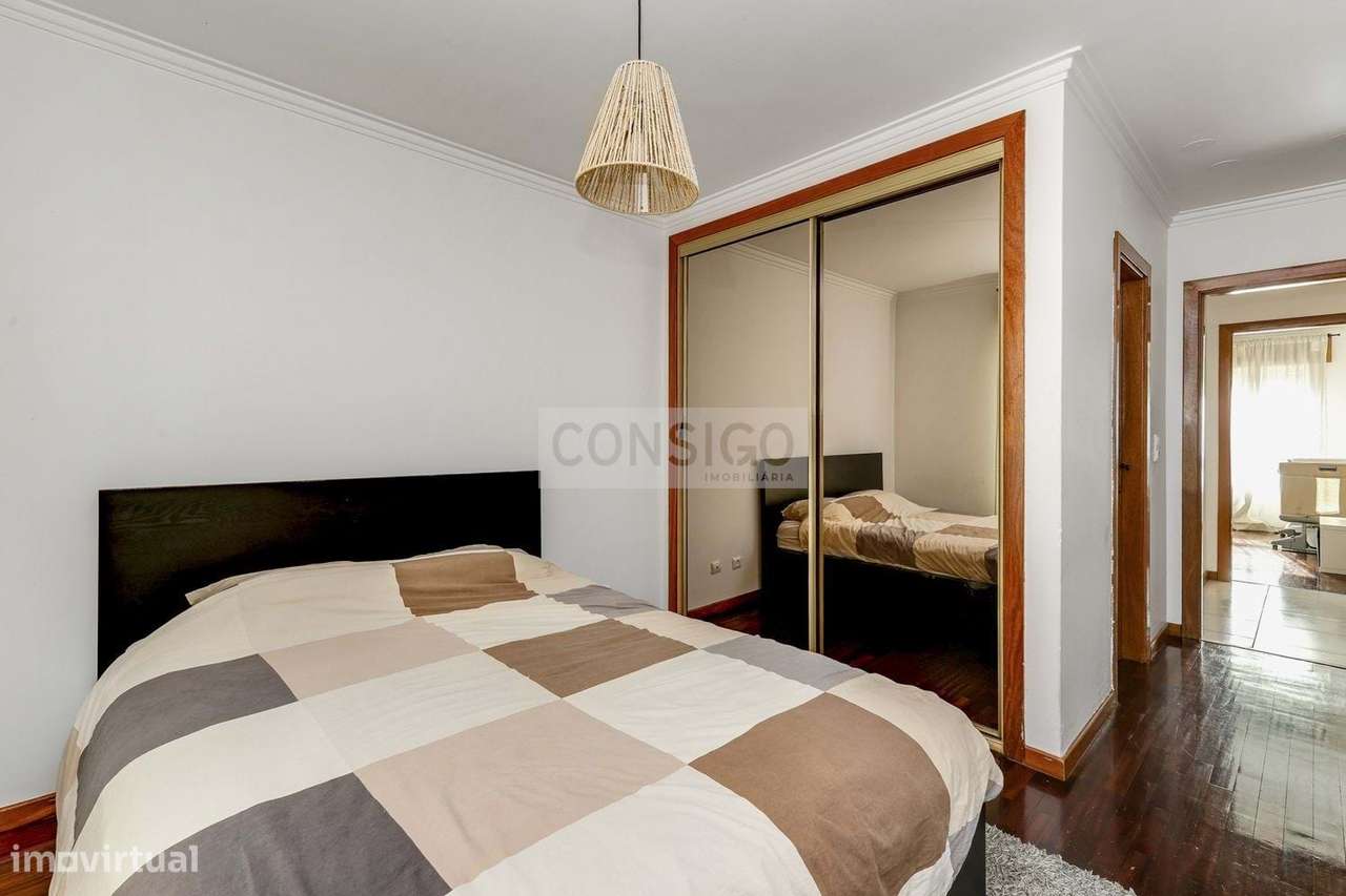 Apartamento T3 com garagem em Rio de Mouro-21