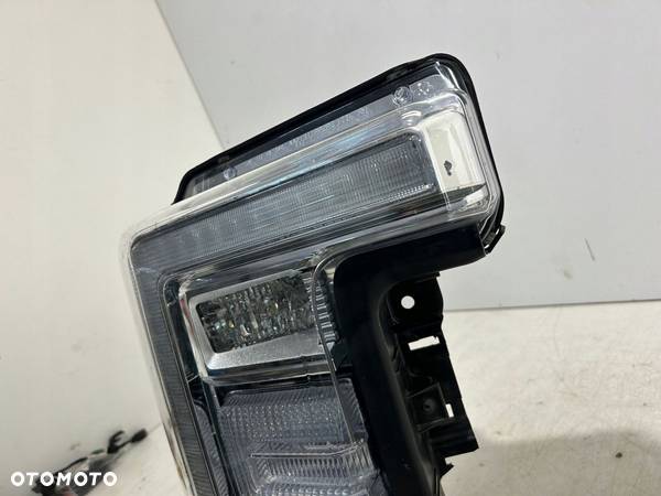 FORD F F250 2017- LAMPA PRAWA PRZOD PRZEDNIA LED - 8