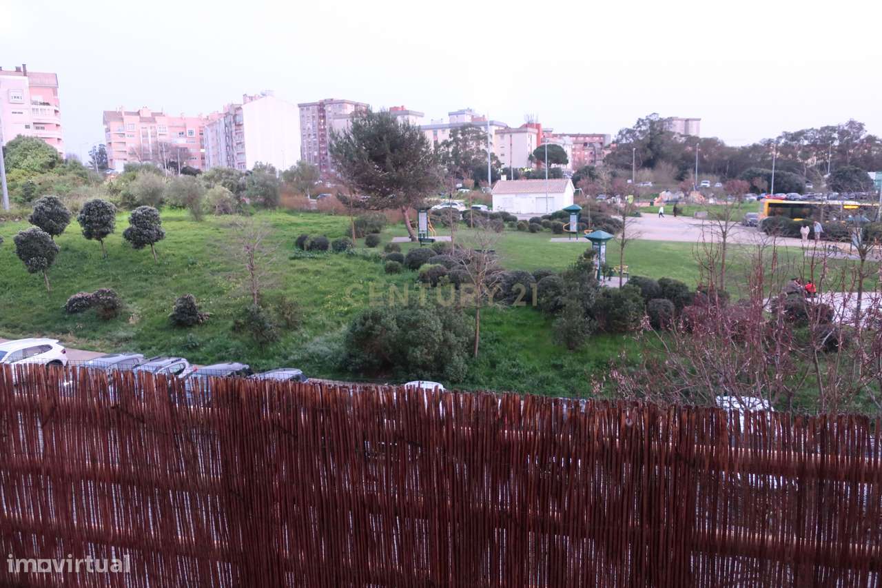 Apartamento T1 com Parqueamento - Cavaleira - Grande imagem: 5/14