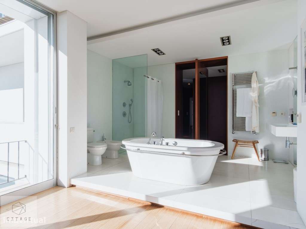 Moradia com vista mar no centro do Estoril-33