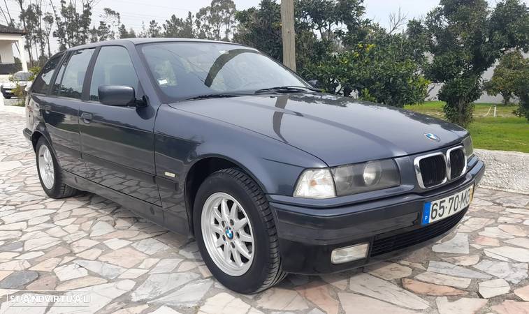 BMW 316 i Touring - 13