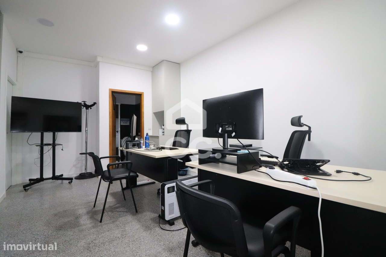 Espaço comercial remodelado  na Urbanização do Loreto!-13