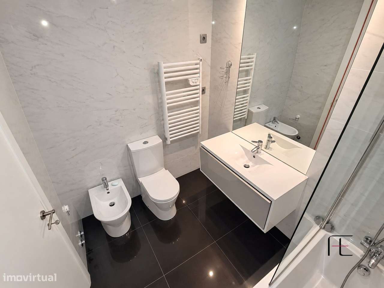 T2 com 120 m² Varanda e Garagem à Entrada de Espinho-21