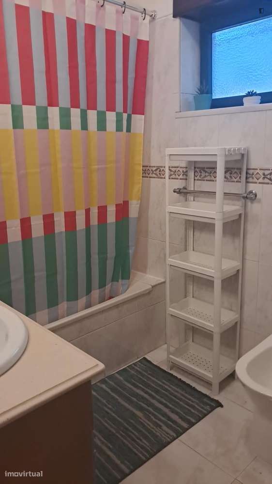 Quarto - localizado em Olivais Coimbra - Grande imagem: 4/10