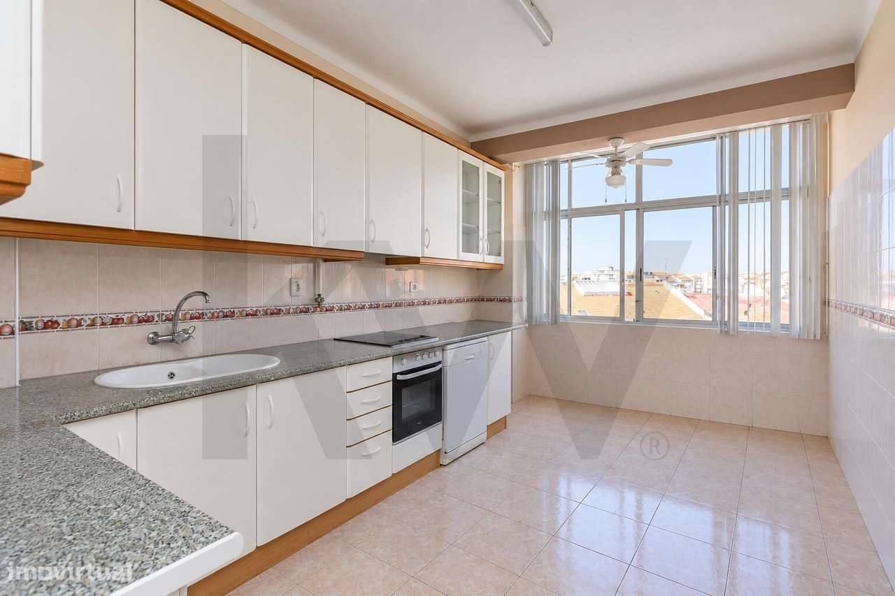 Apartamento T2 na Amora a Um Passo de Tudo | Luminoso e Bem Localizado-7
