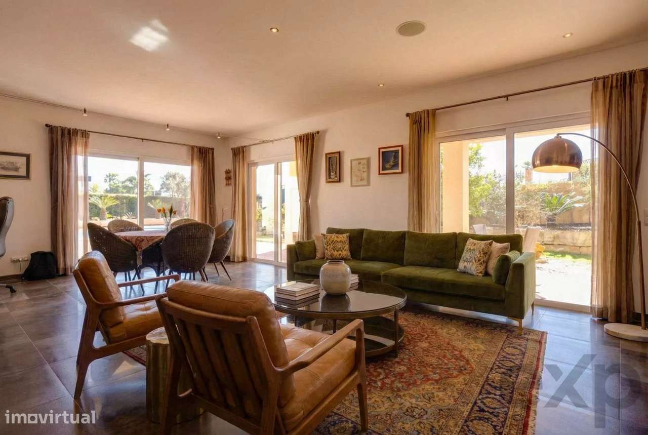 Moradia V4 com Piscina, Certificado Energético A e a Passos da Praia d - Grande imagem: 3/43