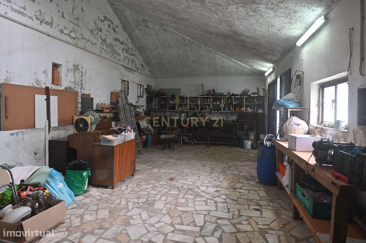 Oportunidade Única em Carnaxide | Terreno + Moradia com Elevado Potenc-37