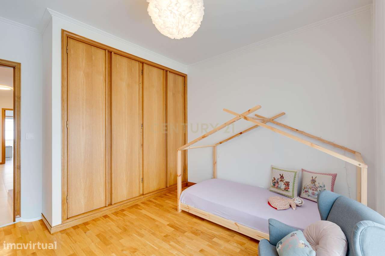 T2+2 Duplex c/ Sótão amplo (248m²) | S. Félix Marinha-7