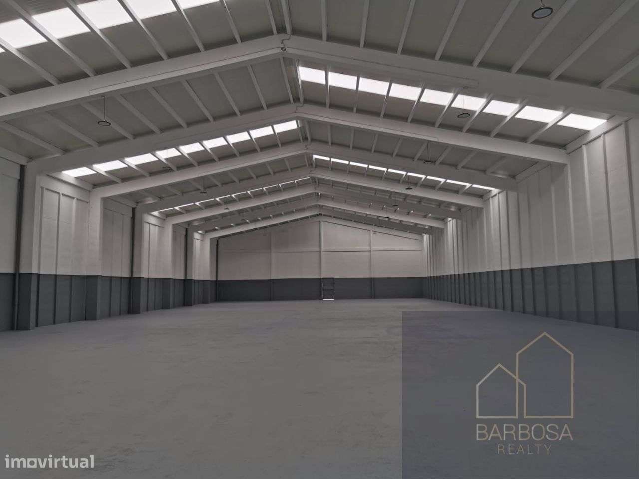 Armazém ZI MAIA totalmente renovado - 1000m2 - aeroporto+TIR+sandwich - Grande imagem: 2/19