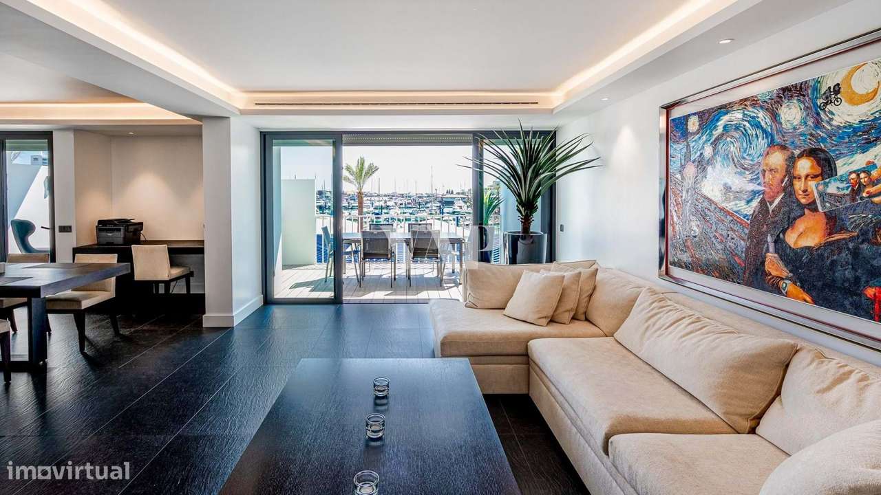 Apartamento T2 duplex remodelado na Marina de Vilamoura - Grande imagem: 2/18