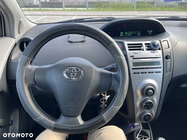 Toyota Yaris 1.0 Luna - 6