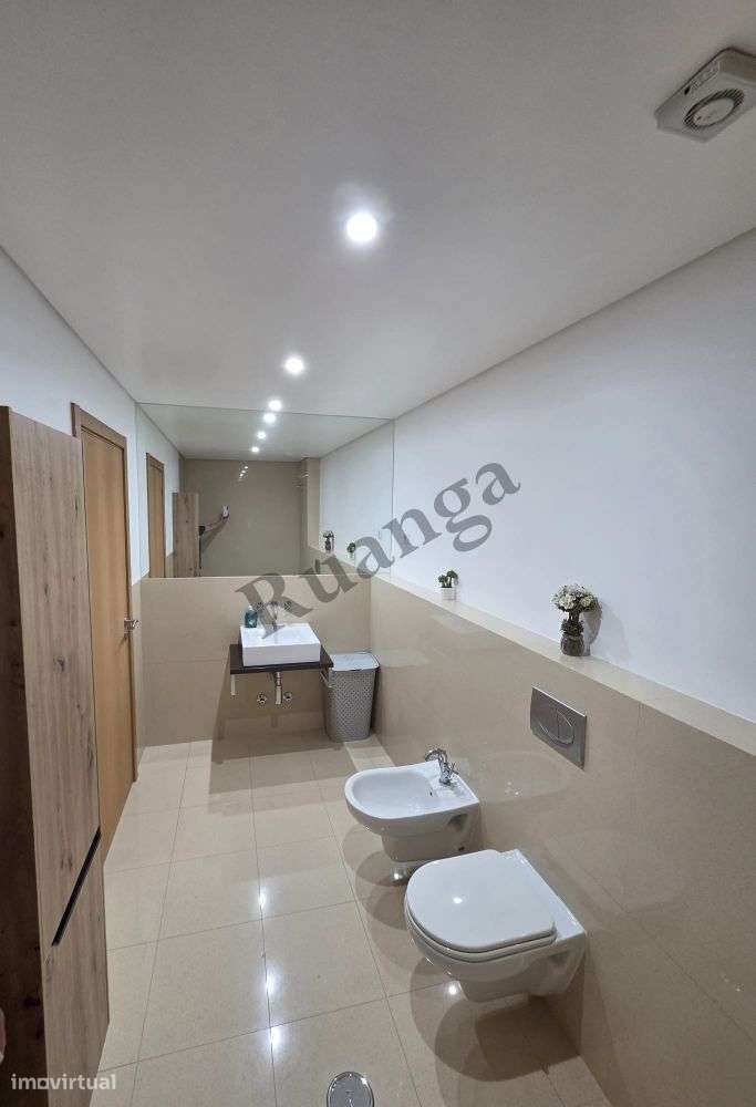 Excelente Apartamento T3 Duplex com Elevador para Venda em Sines-21