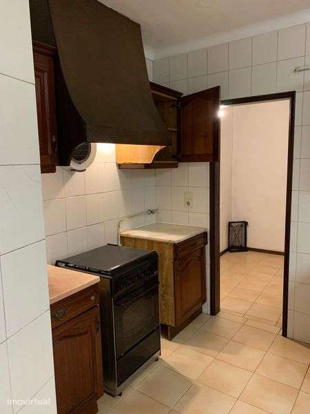 Aluga-se T2 no centro histórico de Santa Comba Dao - Grande imagem: 5/10