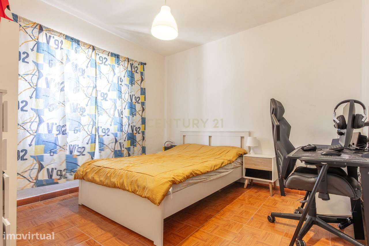 Moradia T2+1 com Anexo Independente, Garagem, Terraço e Adega – Quinta-23