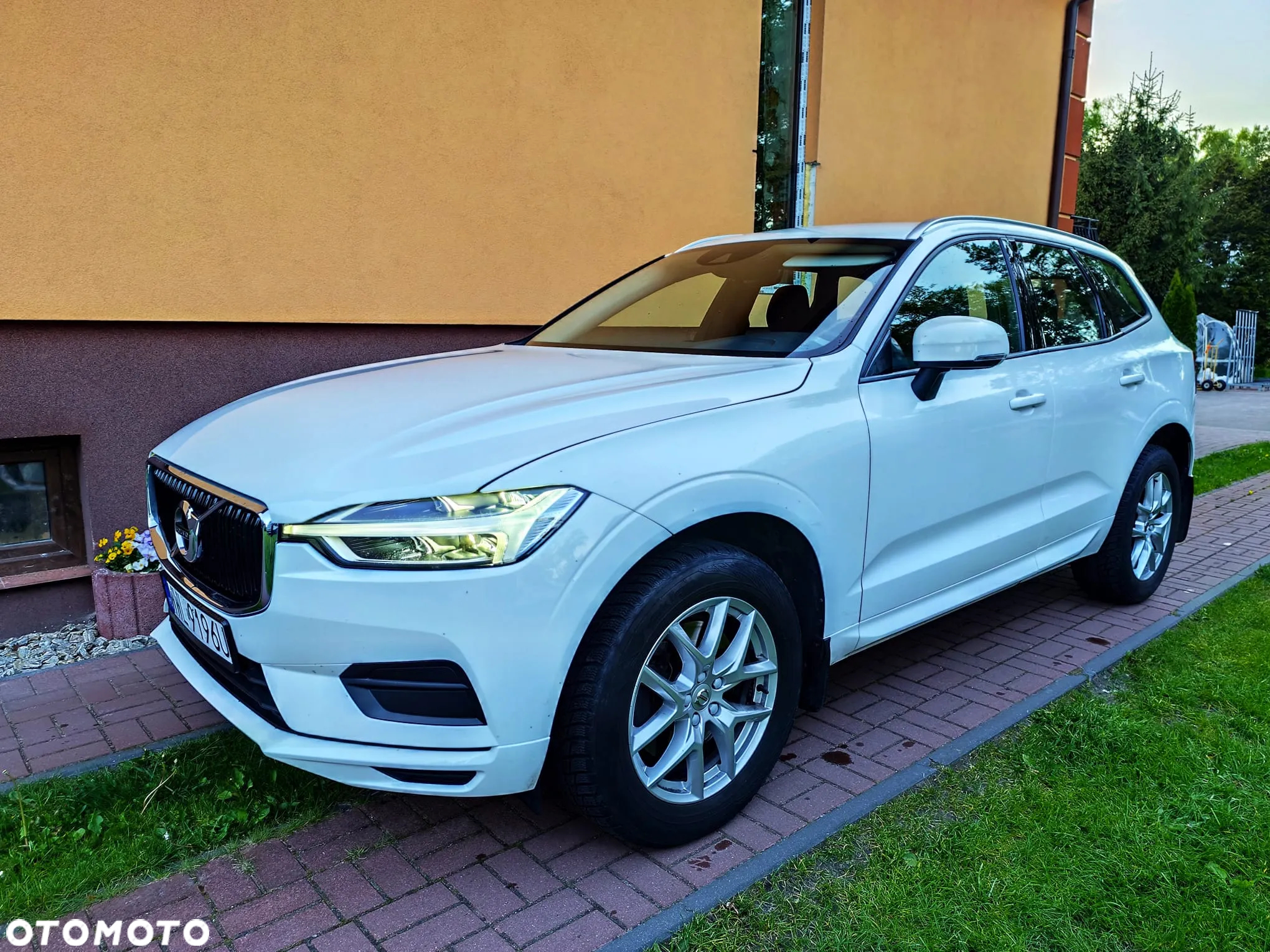 Volvo XC 60 D4 AWD Geartronic Momentum - 8