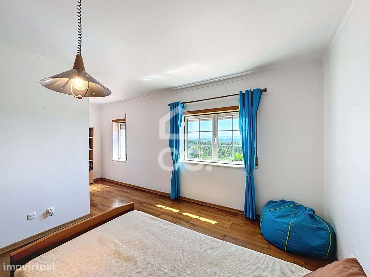 Moradia T4 com jardim, Casais da Serralheira-17